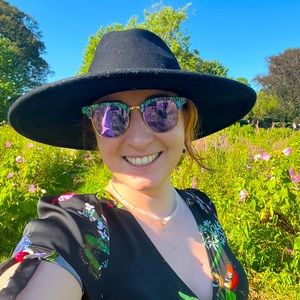 Meet your Posher, Eri